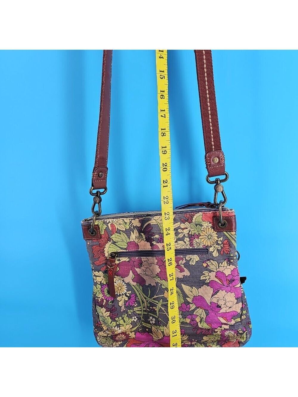 🌿 Sakroots Patchwork Canvas & Leather Crossbody - Picture 15 of 15